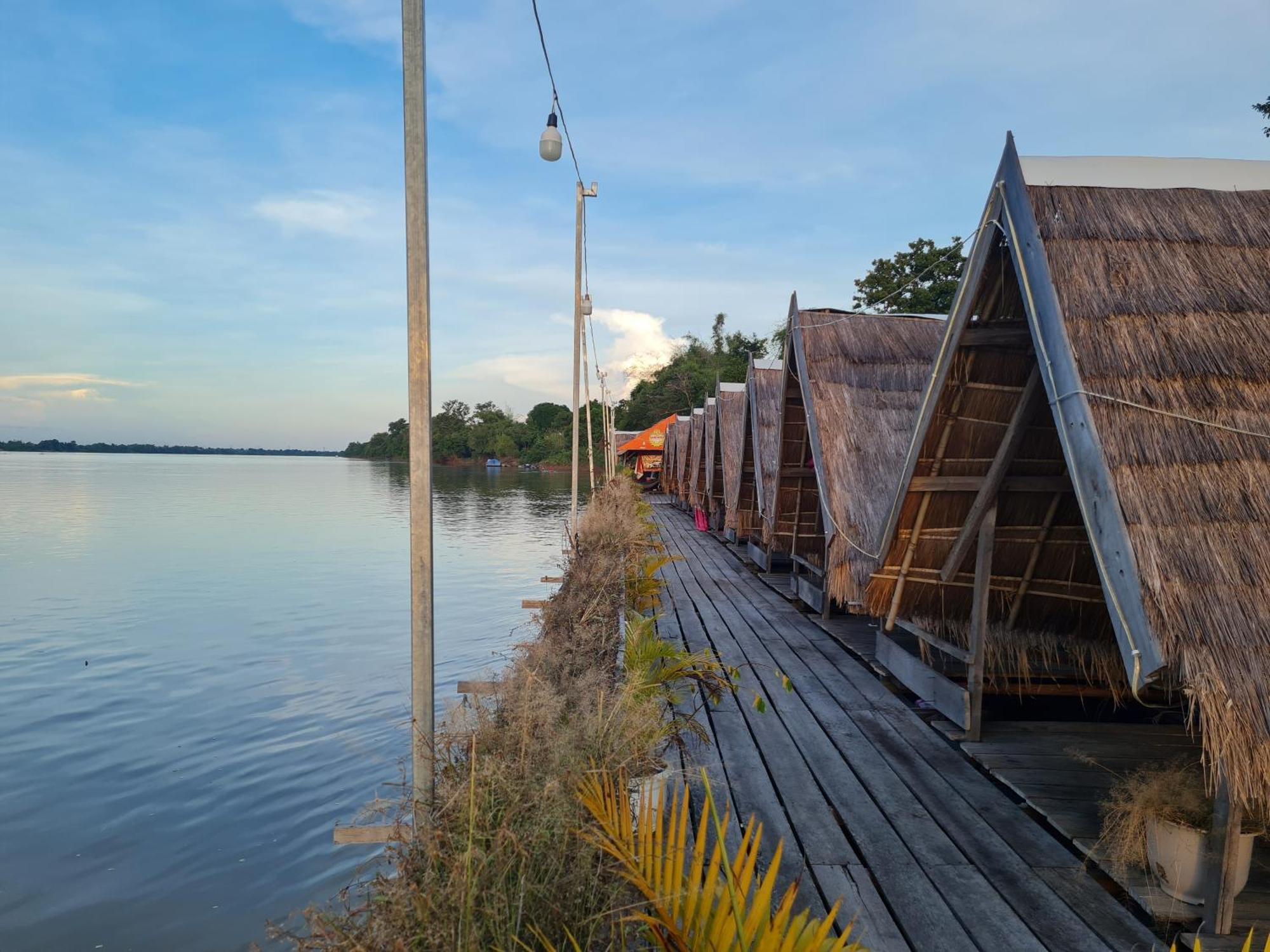 Savet Guesthouse Stoeng Treng Bagian luar foto