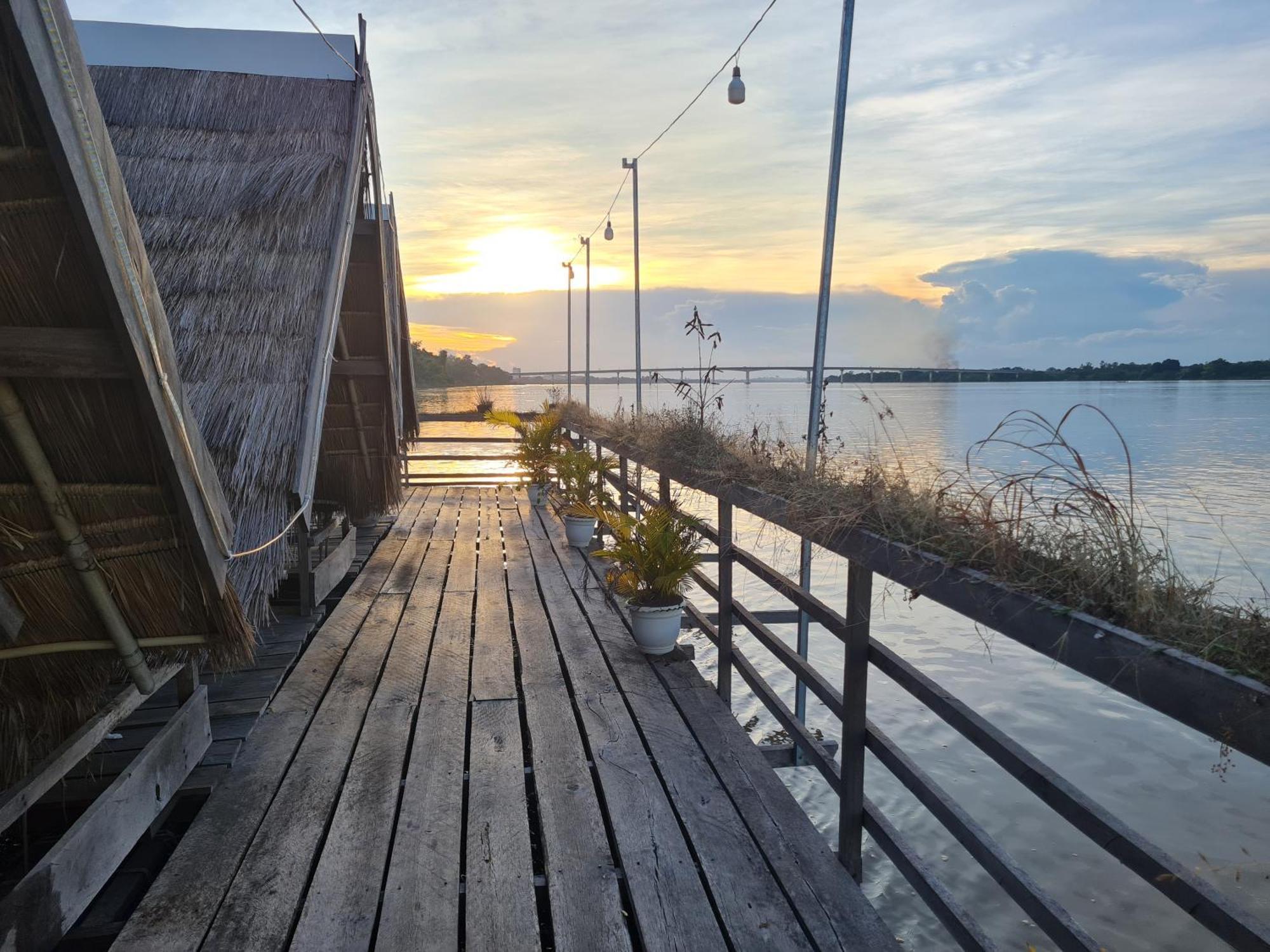 Savet Guesthouse Stoeng Treng Bagian luar foto